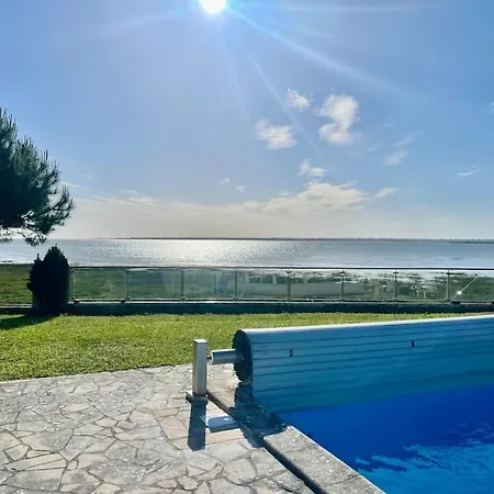 Casa de Férias Maison Vue Mer Avec Piscine