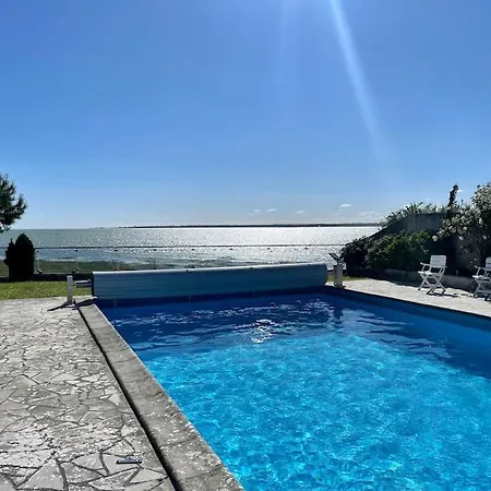 Casa de Férias Maison Vue Mer Avec Piscine *